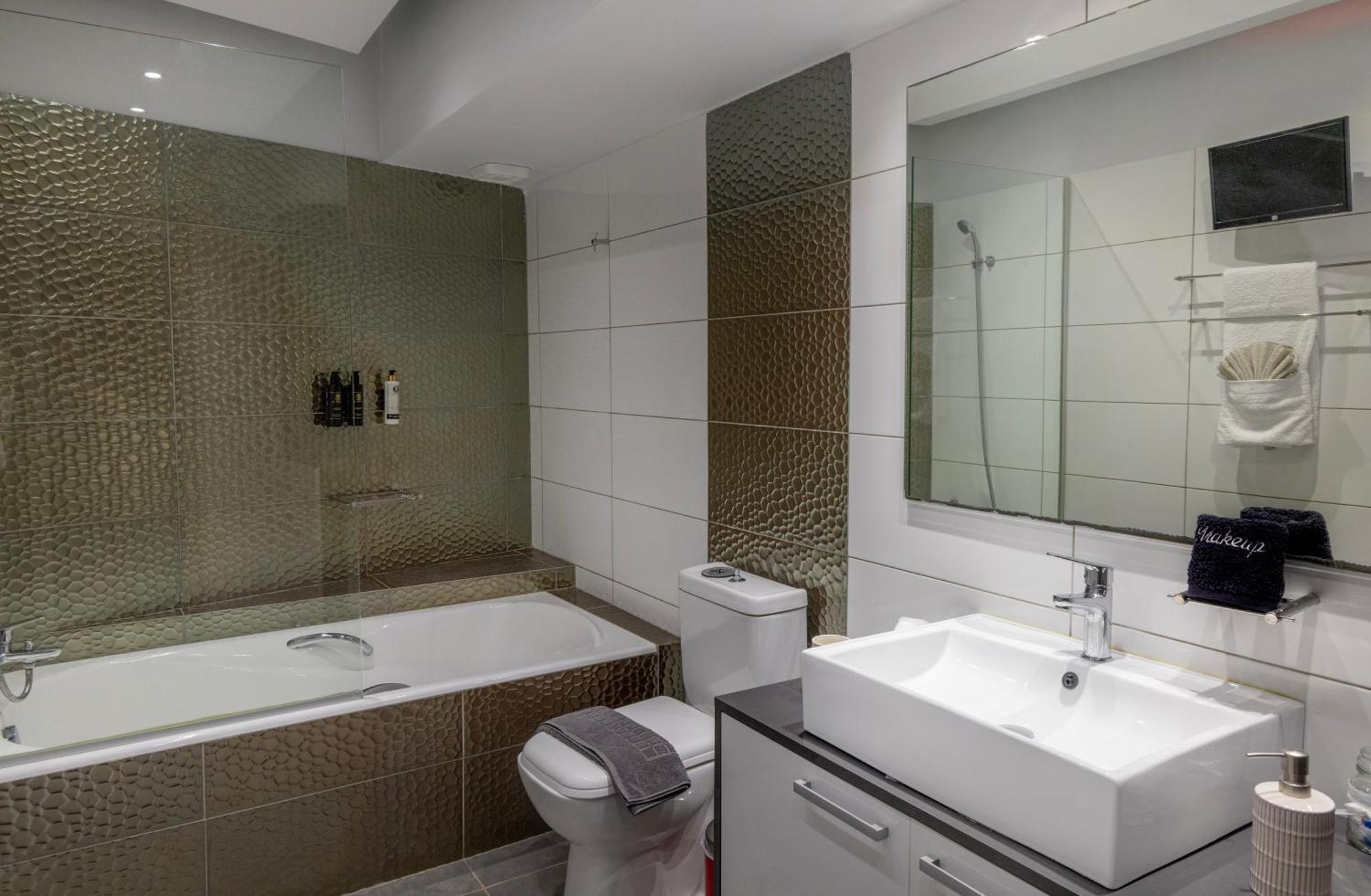 Limani Lux Apartments Karpathos Town  Room photo